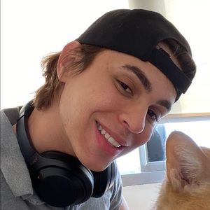 Meet your Posher, Victor